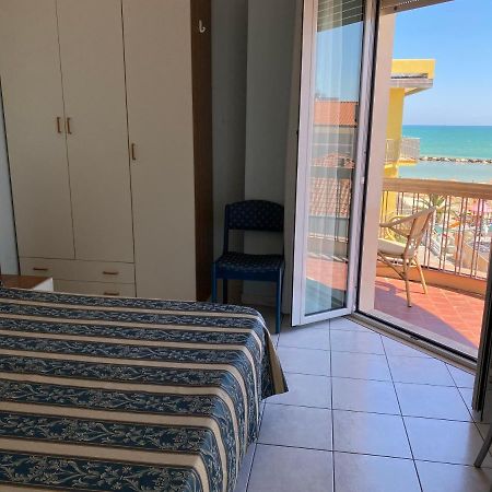 Hotel Acapulco Viserbella di Rimini Екстер'єр фото