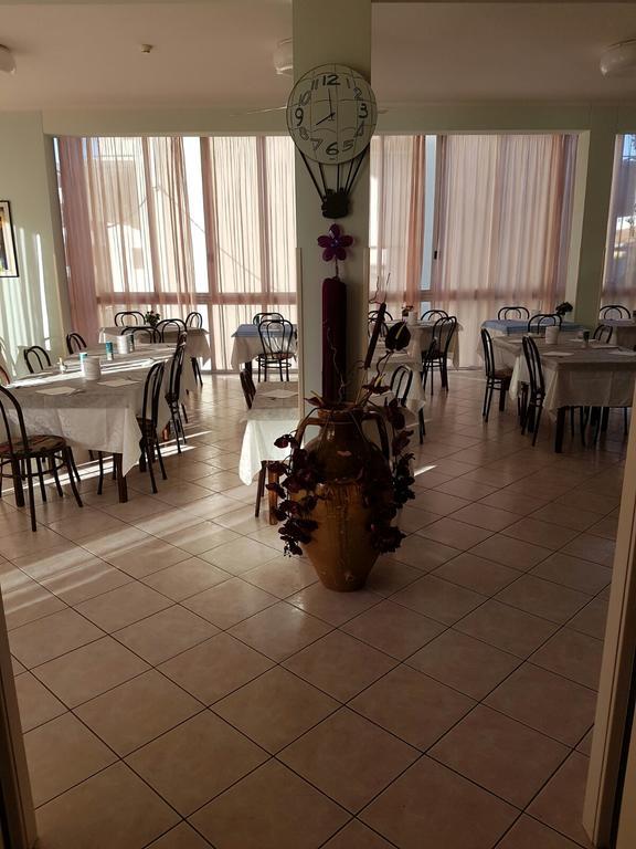 Hotel Acapulco Viserbella di Rimini Екстер'єр фото