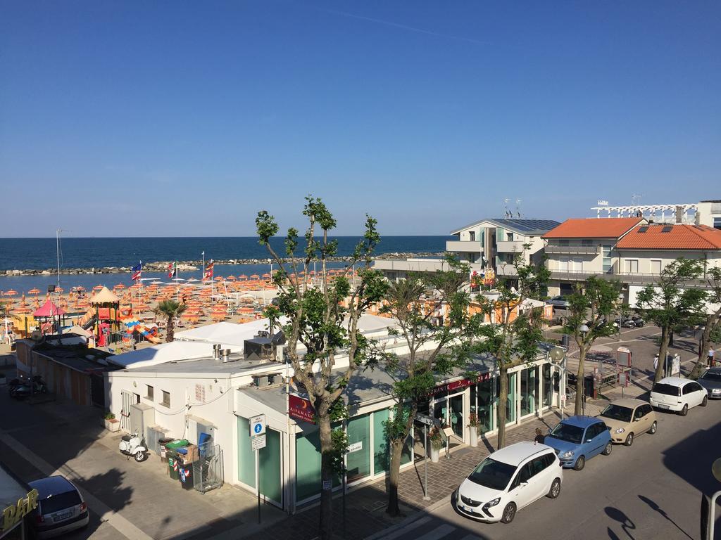 Hotel Acapulco Viserbella di Rimini Екстер'єр фото