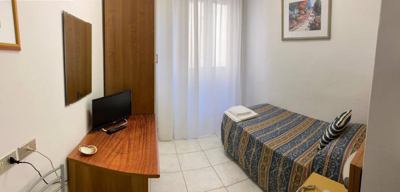 Hotel Acapulco Viserbella di Rimini Екстер'єр фото