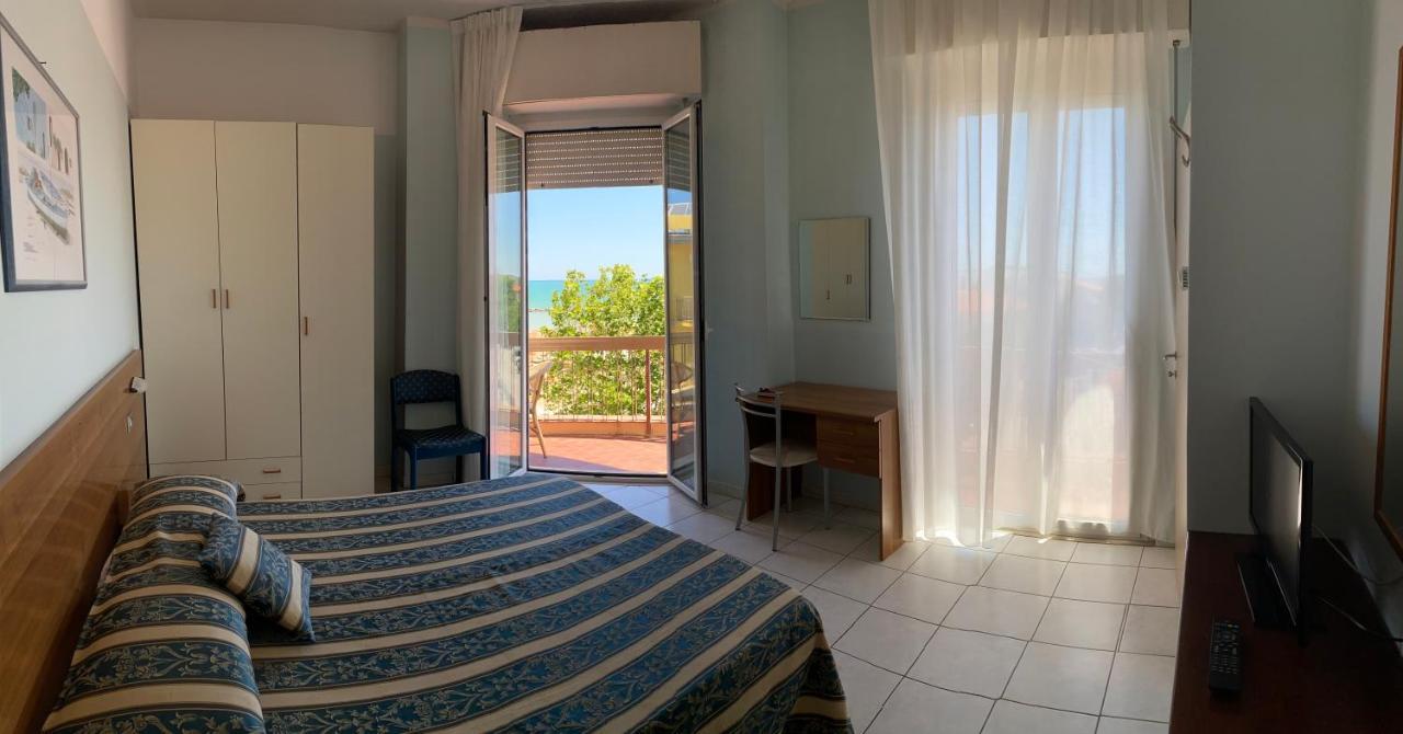 Hotel Acapulco Viserbella di Rimini Екстер'єр фото