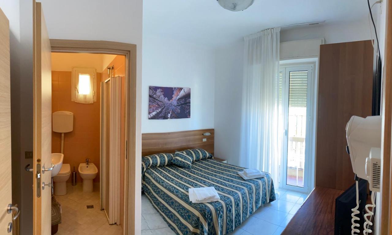 Hotel Acapulco Viserbella di Rimini Екстер'єр фото